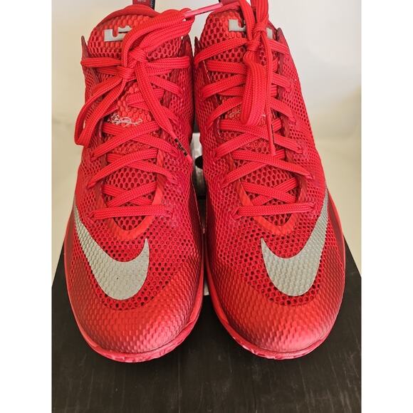 Nike sneaker, LeBron 12, XII Low Mens University Red. w/ OG Box Size 10.5 - Picture 2 of 10